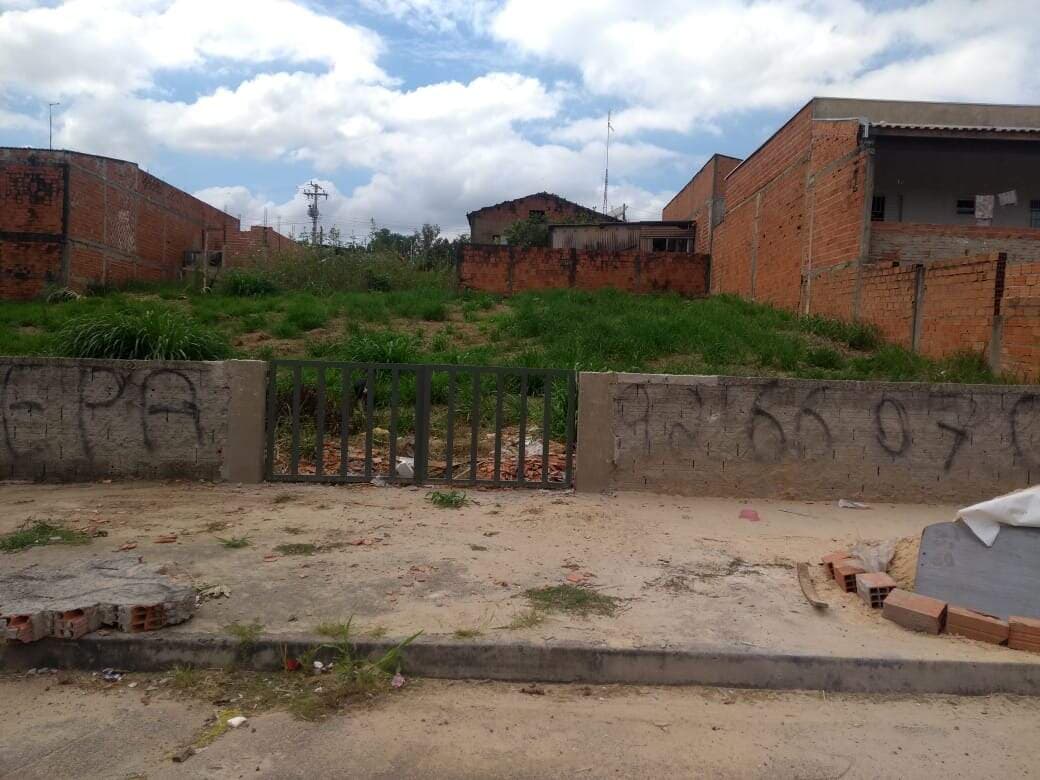 Lote à venda no Jardim Moreira