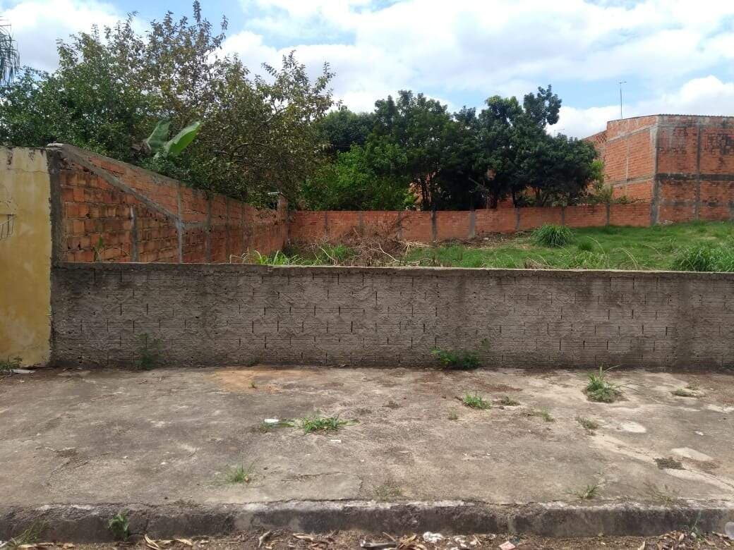 Lote à venda no Jardim Moreira
