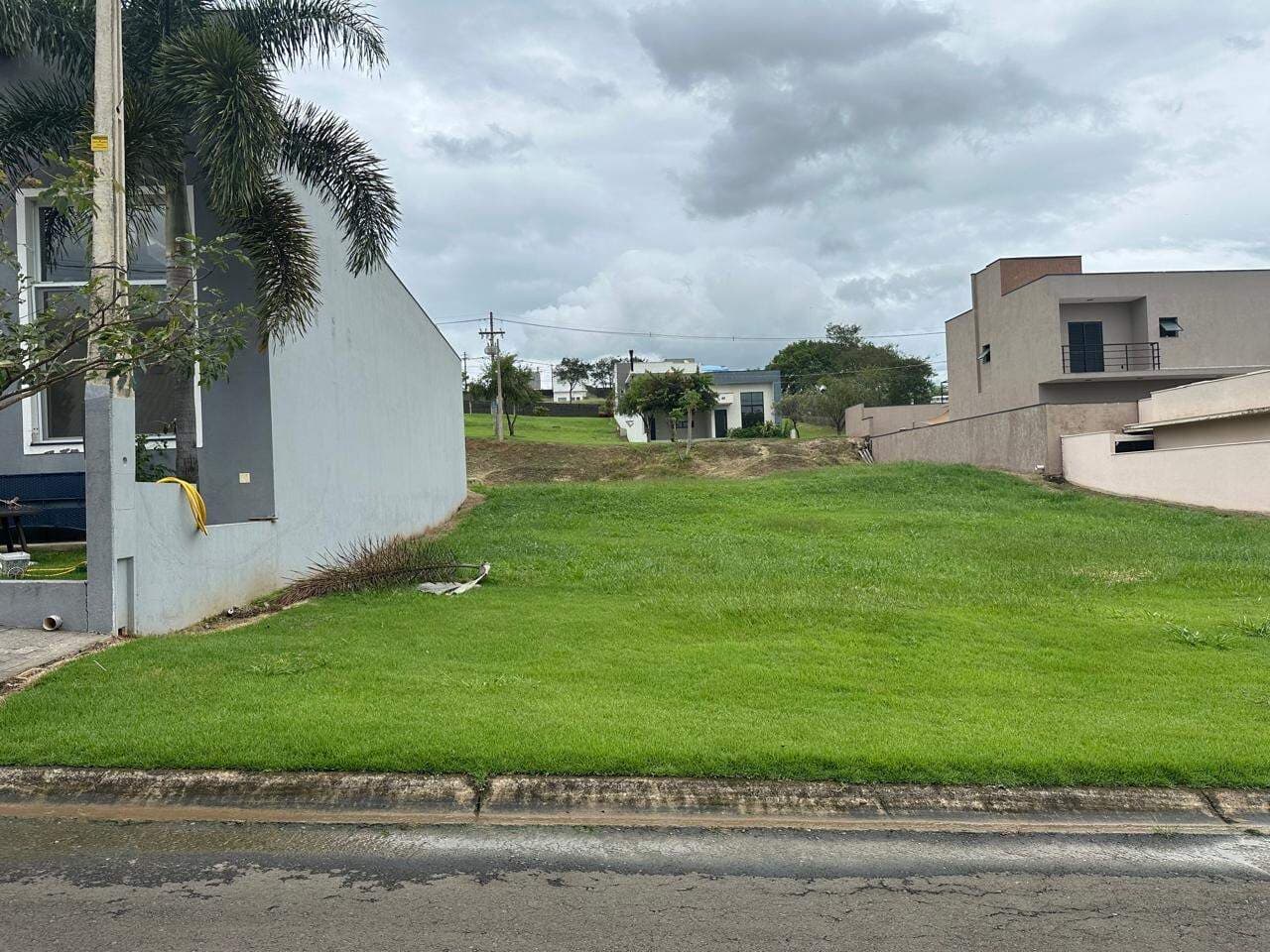 Lote em condomínio à venda no Condomínio Monte Verde