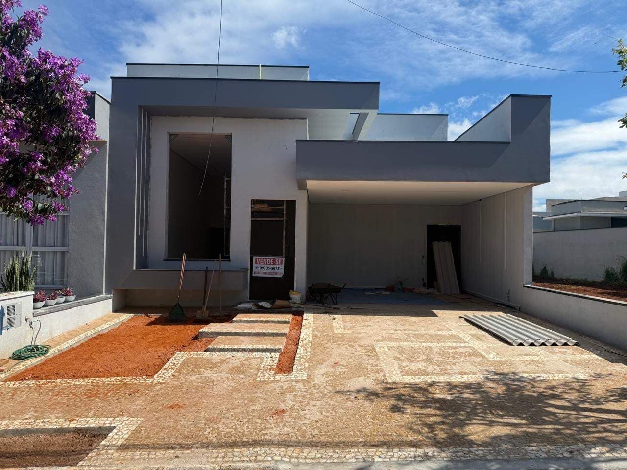 Casa à venda no Condomínio Golden Park