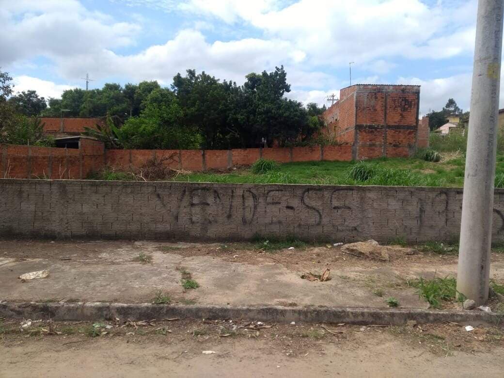 Lote à venda no Jardim Moreira